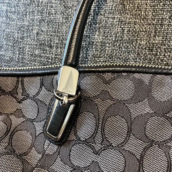 Coach Signature C Purse - Picture 4 of 6